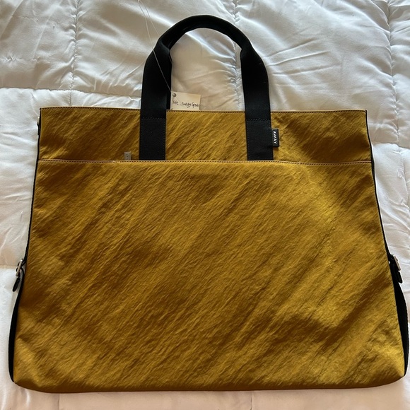 Away Explorer Tote bag first run sample NWT - Picture 2 of 11